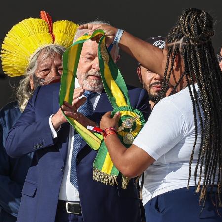 EXCLUSIVO: “fiquei em choque, não consegui me conter”, afirma mulher responsável por colocar faixa em Lula