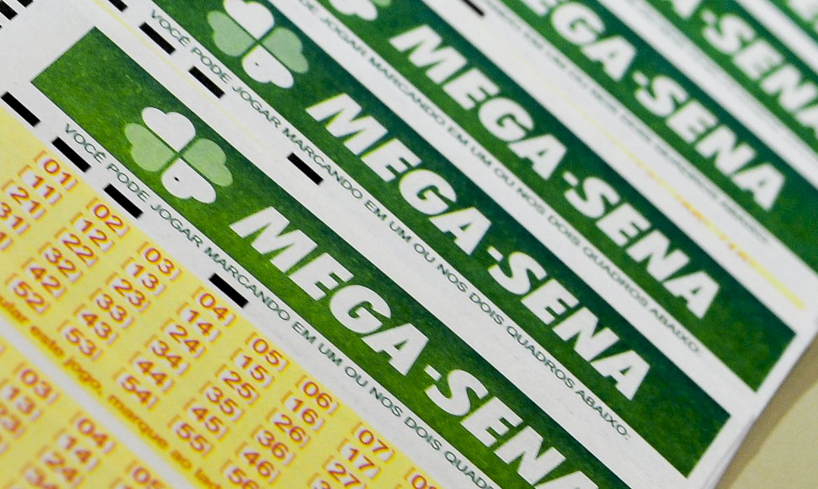 Mega-Sena tem 3 sorteios nesta semana; o desta terça (27) deve pagar R$ 32 milhões