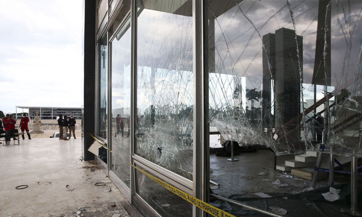 disturbios_antidemocraticos_supremo_tribunal_federal_vac_abr_1001233743