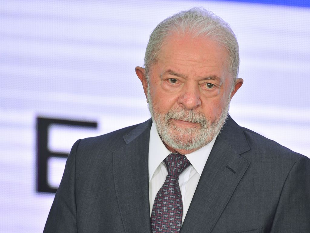 Lula decreta intervenção federal no Distrito Federal