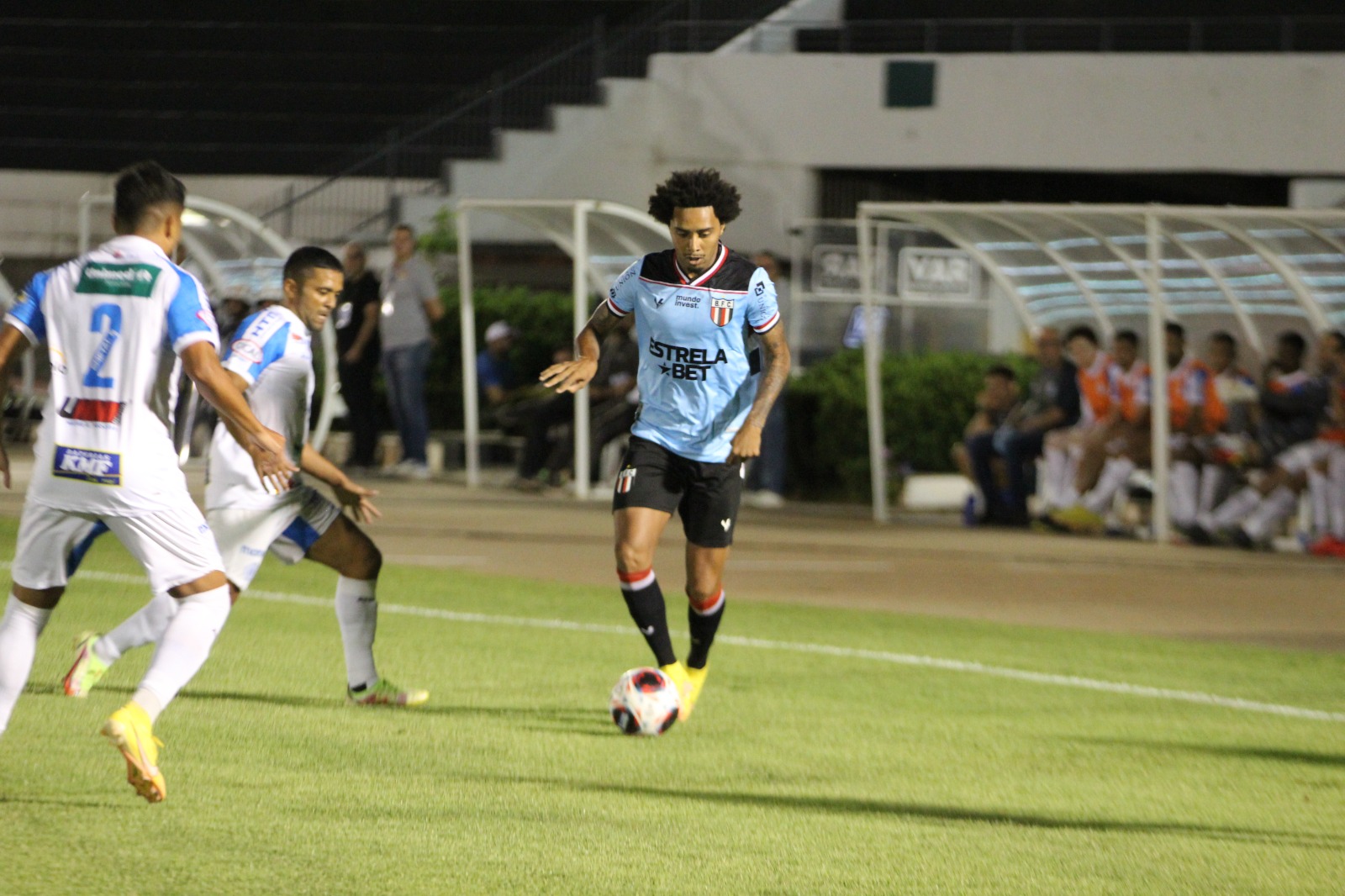 Botafogo vence a partida e assume temporariamente a liderança do grupo A