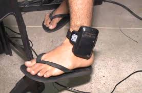 Vítima é salva depois que tornozeleira avisa a proximidade do agressor