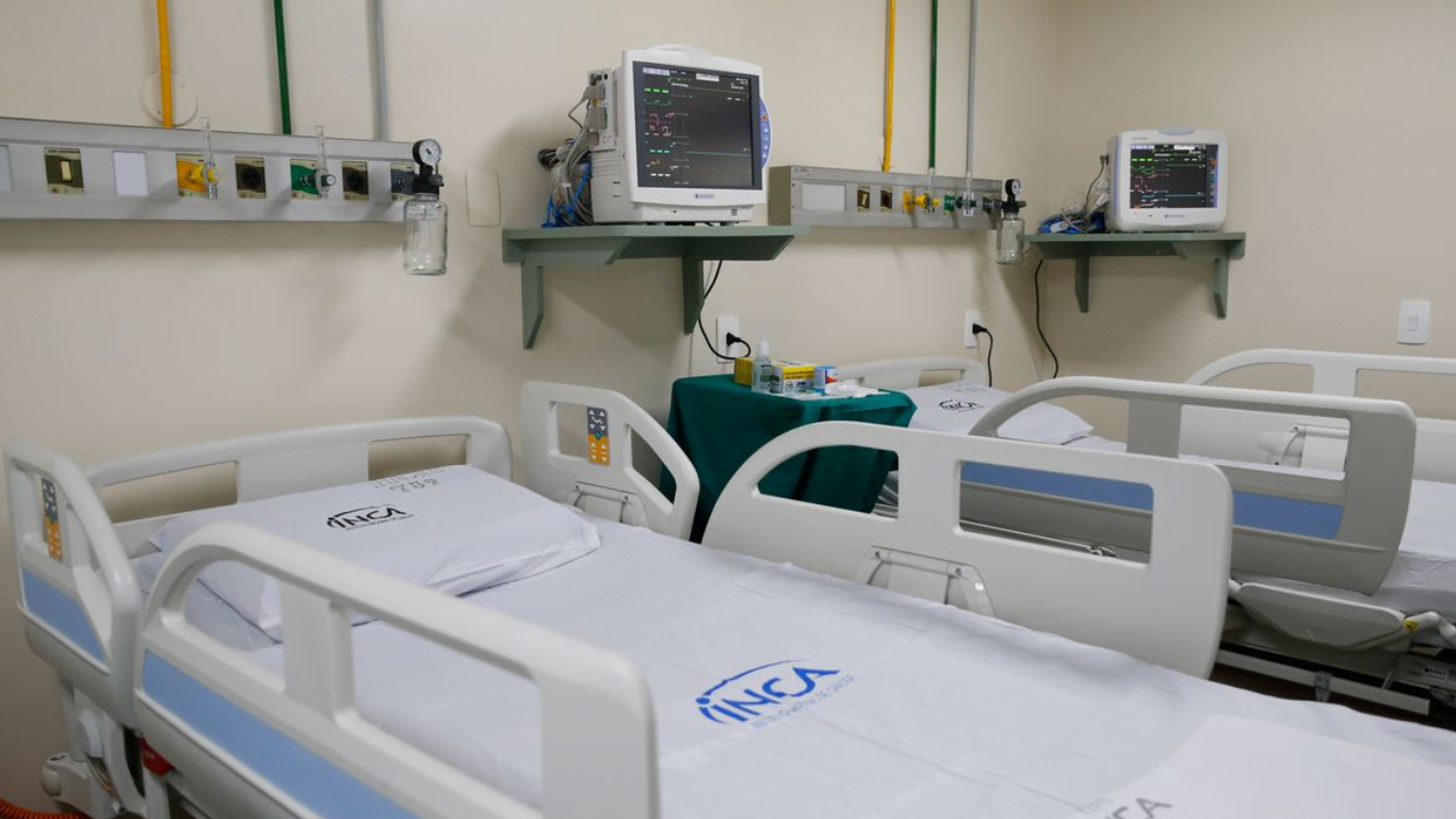 Março Azul: internações por câncer de intestino batem recorde no país