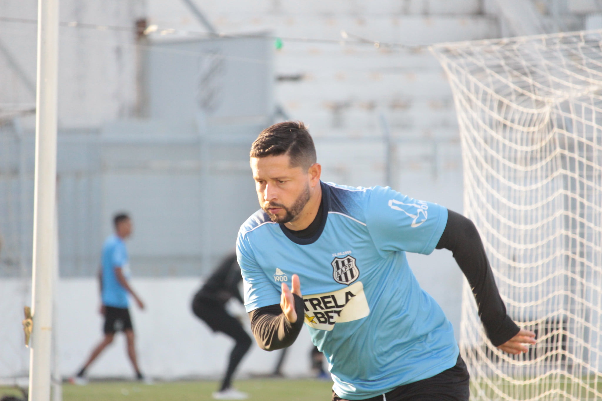 Felipe Moreira será o técnico contra o Criciúma