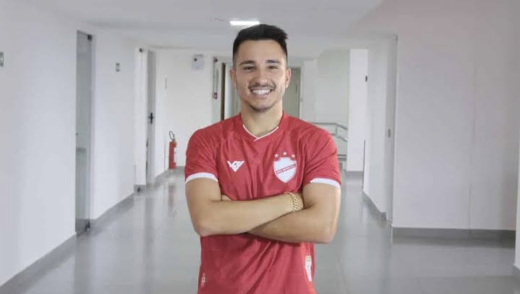 Jogador brasileiro refugiado em hotel relata pânico na guerra do Sudão