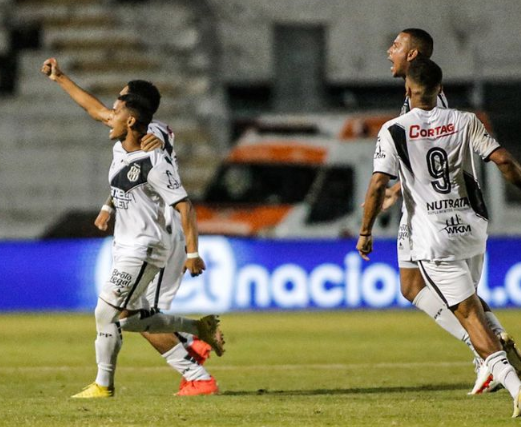 Ponte Preta busca vitória fora de casa