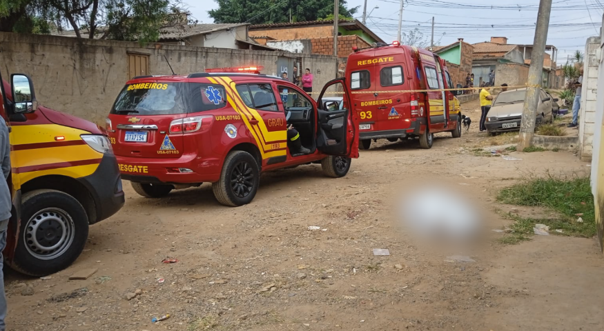 Homem é morto com um golpe de faca no pescoço