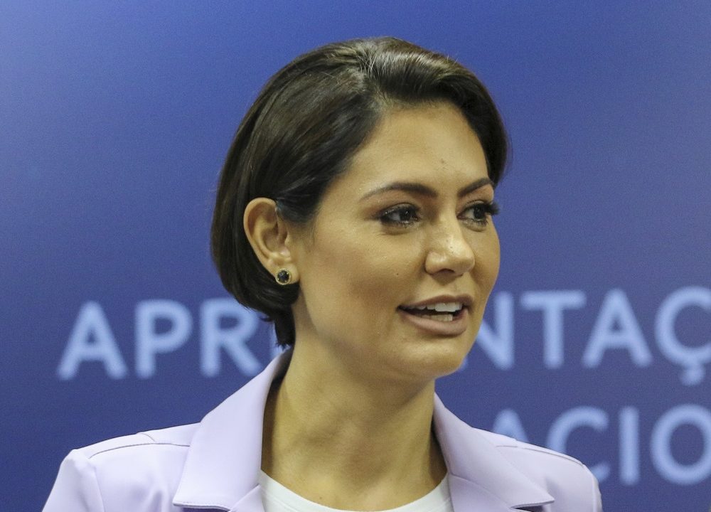 ‘Na minha casa, apenas eu fui vacinada’, diz Michelle, sobre operação da PF