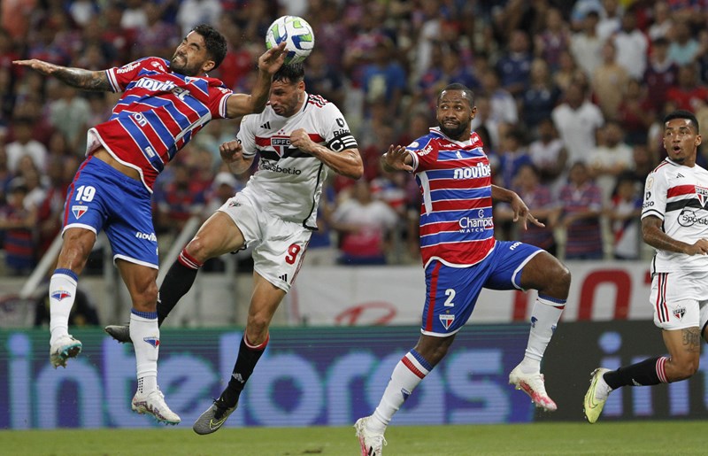 São Paulo leva pressão, empata com Fortaleza e segue invicto com Dorival