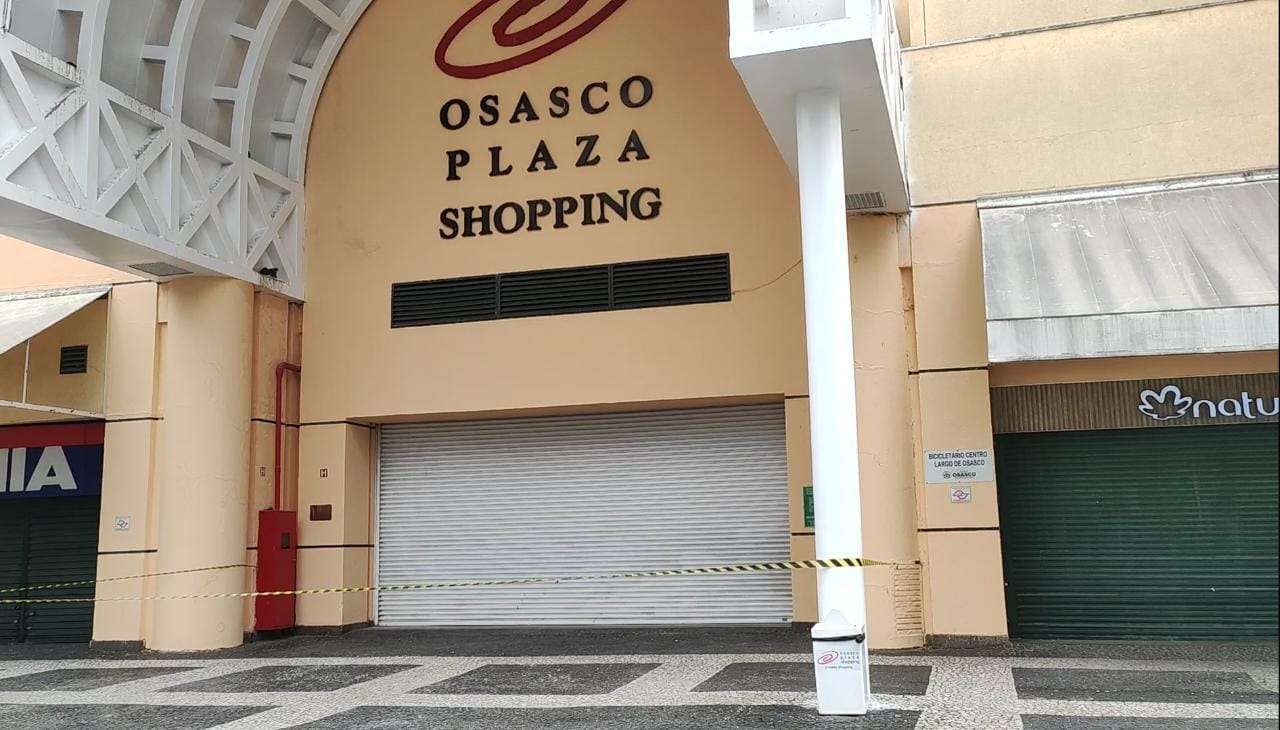 Shopping de Osasco reabre dois meses após parte do teto desabar