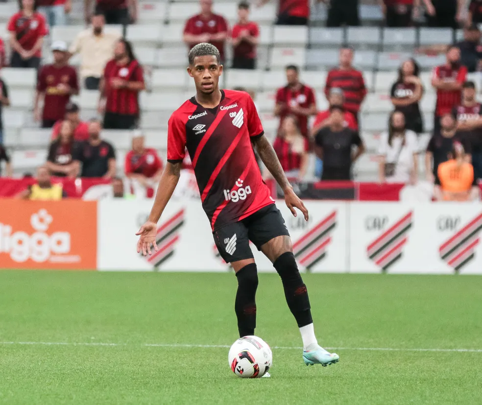 Jogadores do Athletico-PR são os primeiros demitidos no esquema de apostas