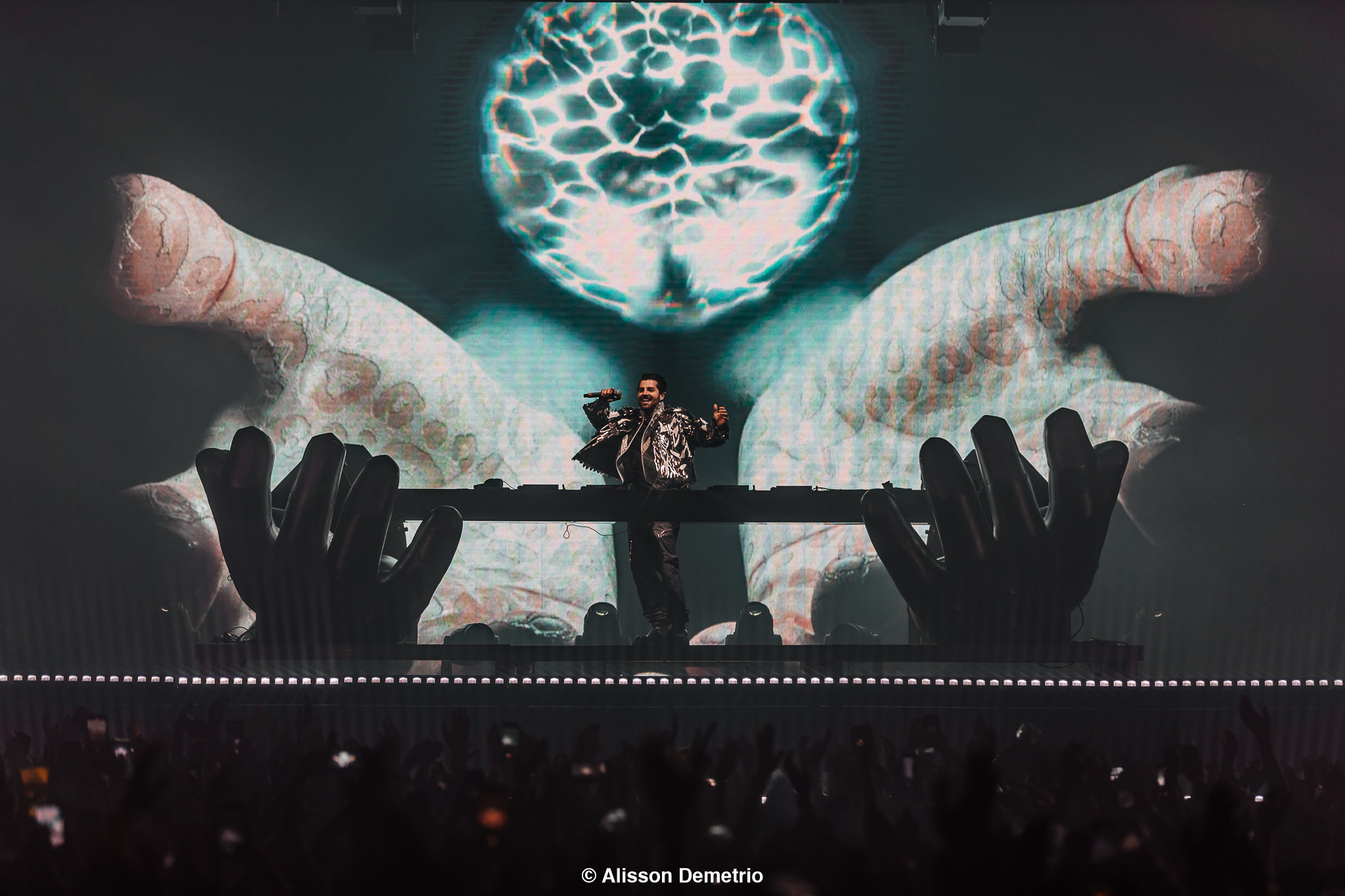 Alok agita Salvador ao trazer o Infinite Experience, show autoral de estrutura internacional.