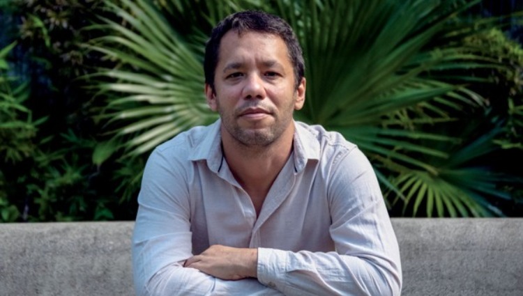 Itamar Vieira Júnior fala sobre o recém lançado livro “Salvar o Fogo”, no Mais Preta