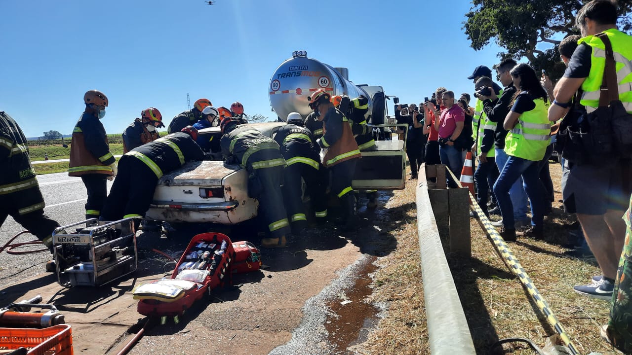 simulado de acidente na Cândido Portinari Simulação de acidente