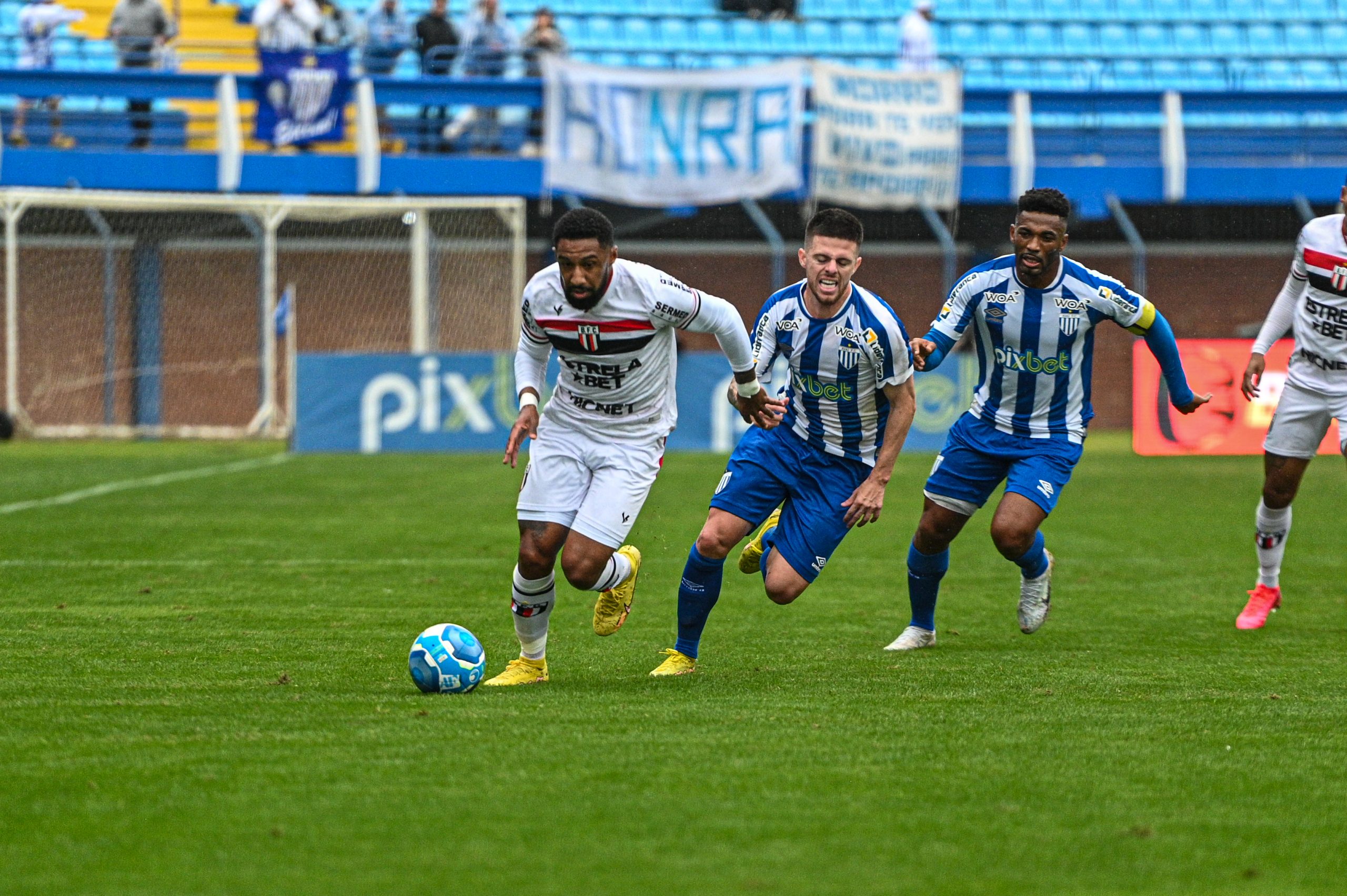 Botafogo empata com Avaí