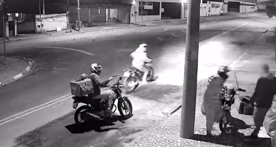 Motoboy é assaltado por três criminosos em Campinas