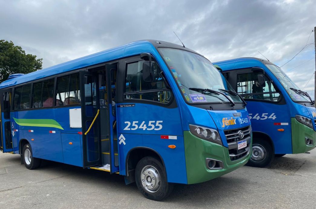 Prefeitura de Cubatão entrega dois micro-ônibus que irão circular nas Cotas