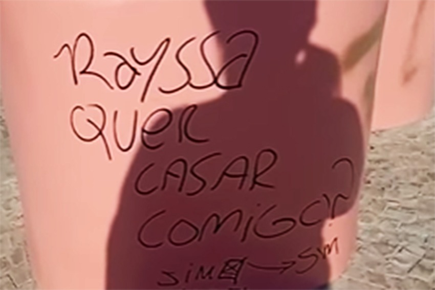 Píer recém inaugurado de São Vicente é alvo de vandalismo