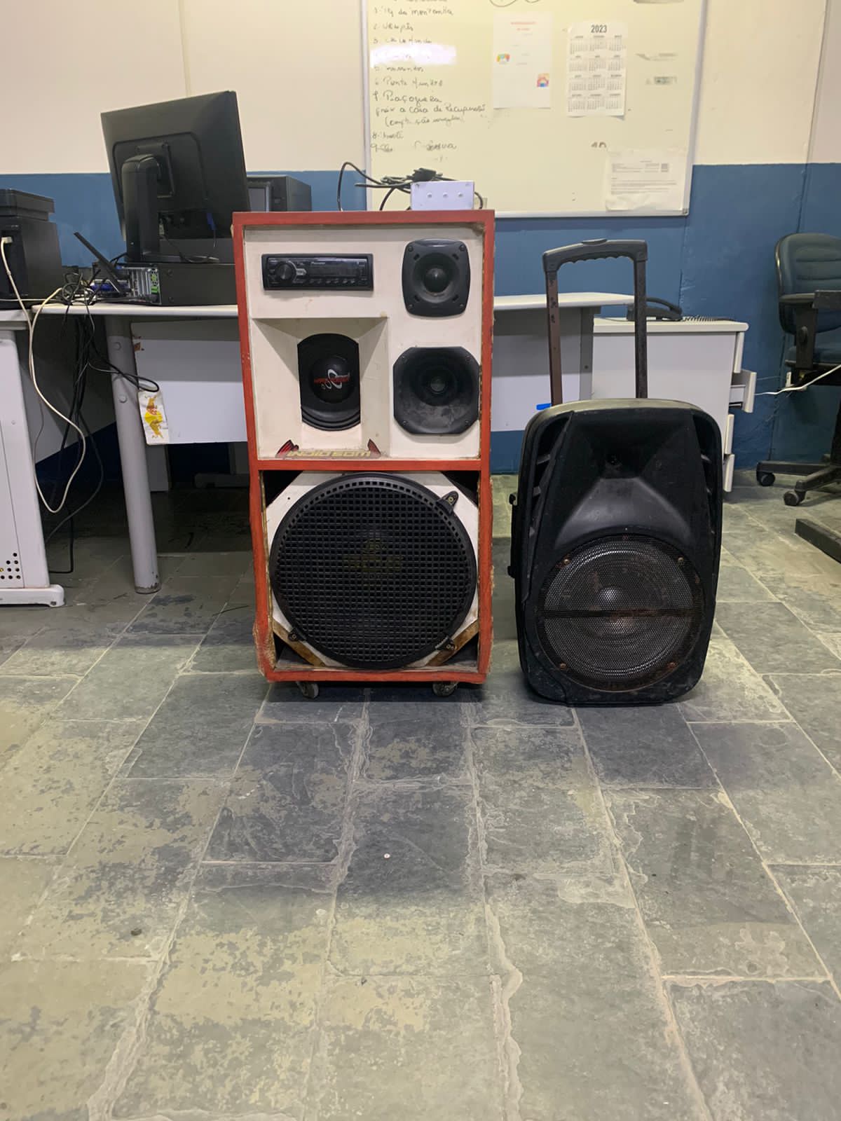 Polícia acaba com o “Baile do Fundão” no Litoral e detém 29 pessoas