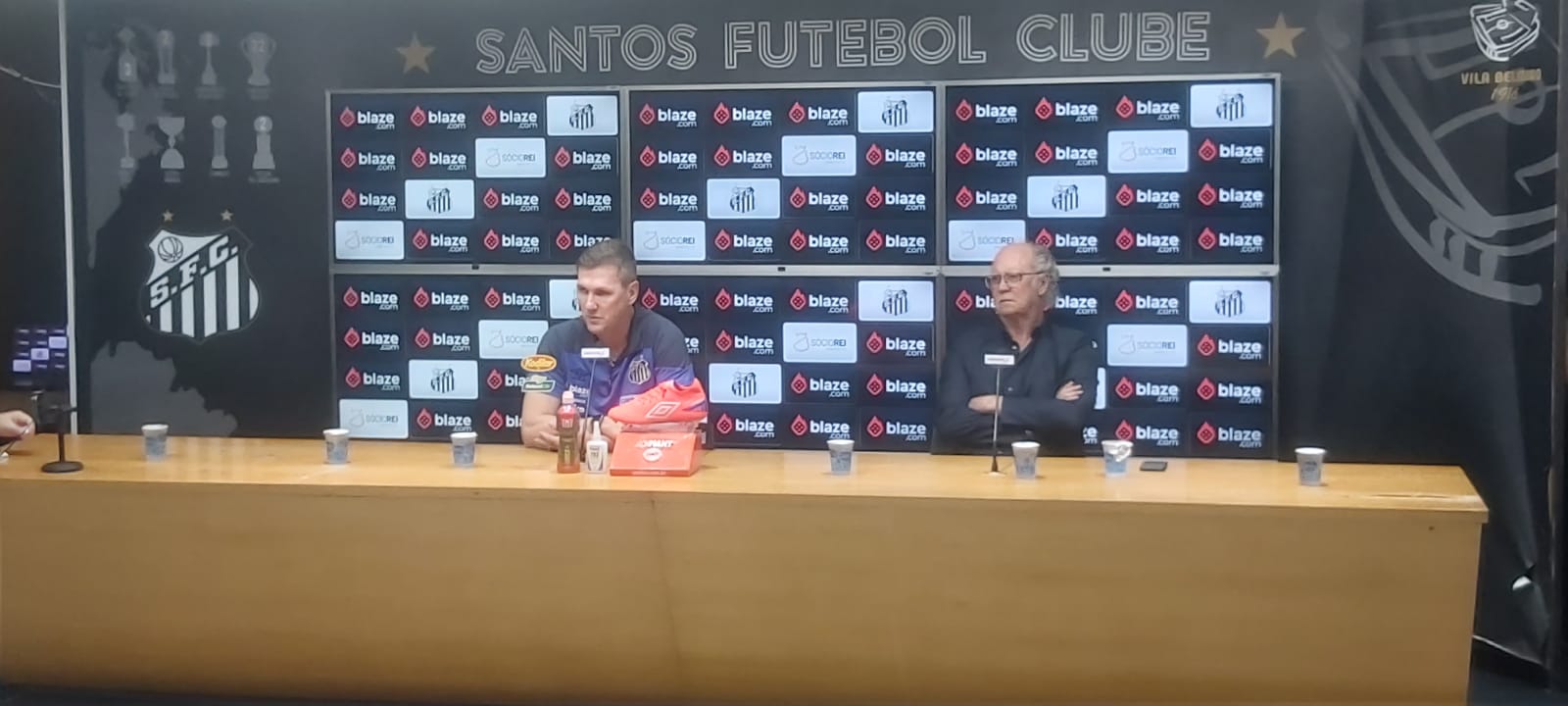 Paulo Turra é apresentado no Santos e chega para “apagar o incêndio”