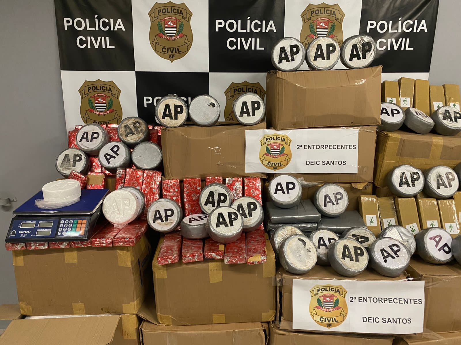 Mais de uma tonelada de drogas que seriam distribuídas no Litoral são apreendidas