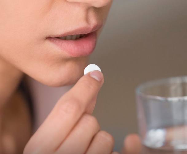 Automedicação pode levar à morte: veja os perigos da prática