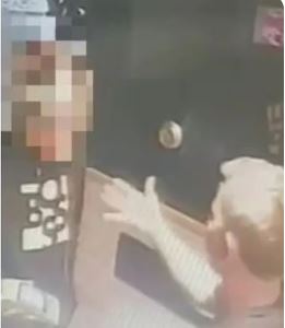 Ex-deputado se envolve em confusão com motoboy dentro de prédio no Litoral