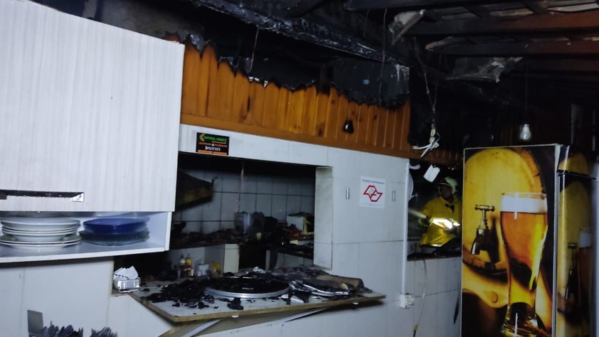 Incêndio atinge pizzaria em Mogi Mirim