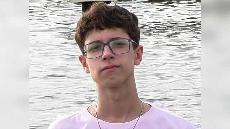 Morre estudante alvo de ex-aluno que abriu fogo em escola do Paraná