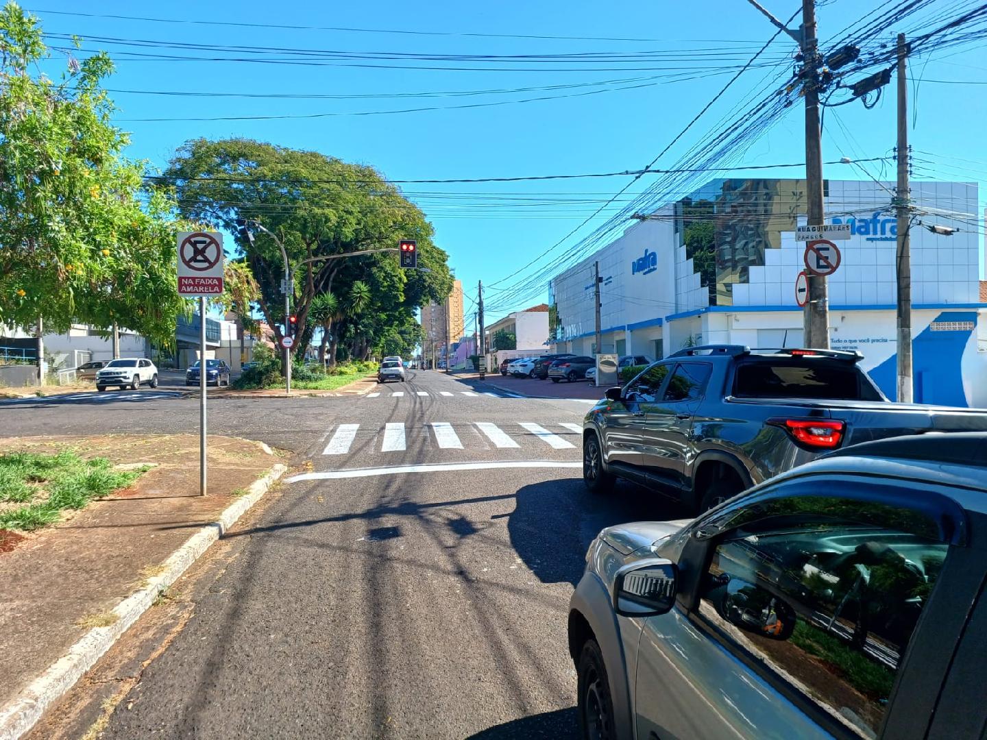 Novo semáforo foi instalado na 9 de Julho