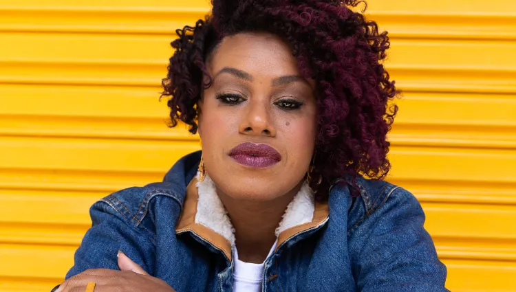 O disco de estreia de Stefanie, no Vozes da Vez