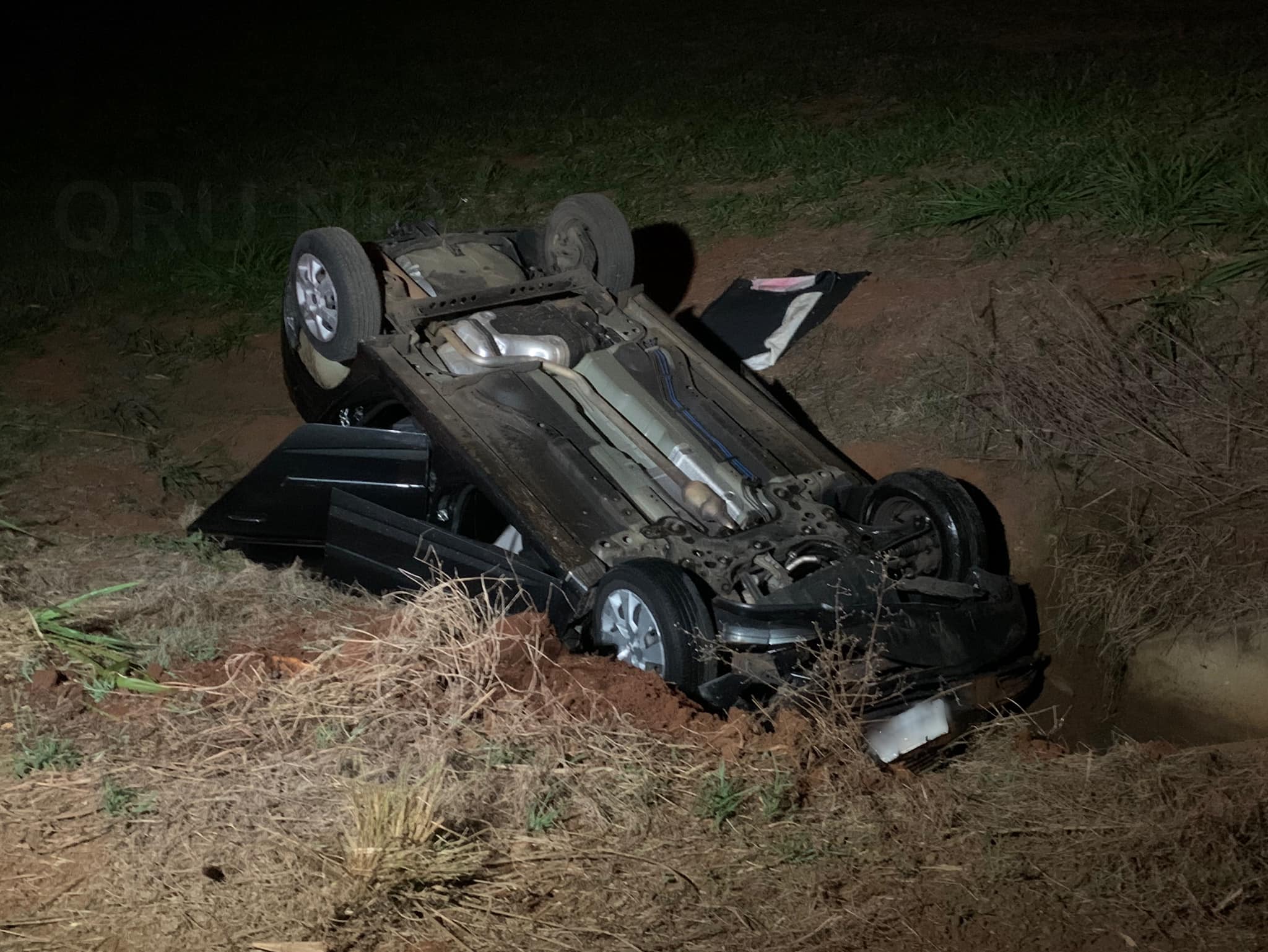 Acidente em Serrana Capotamento em Serrana deixa dois feridos