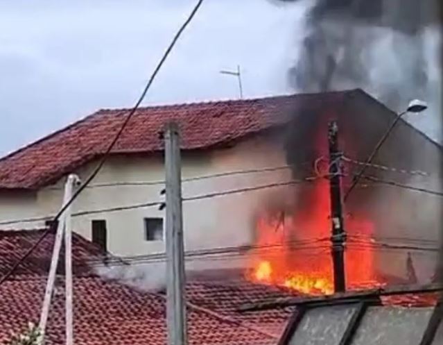 Casal de idosos sofre asfixia durante incêndio em Itanhaém e morre