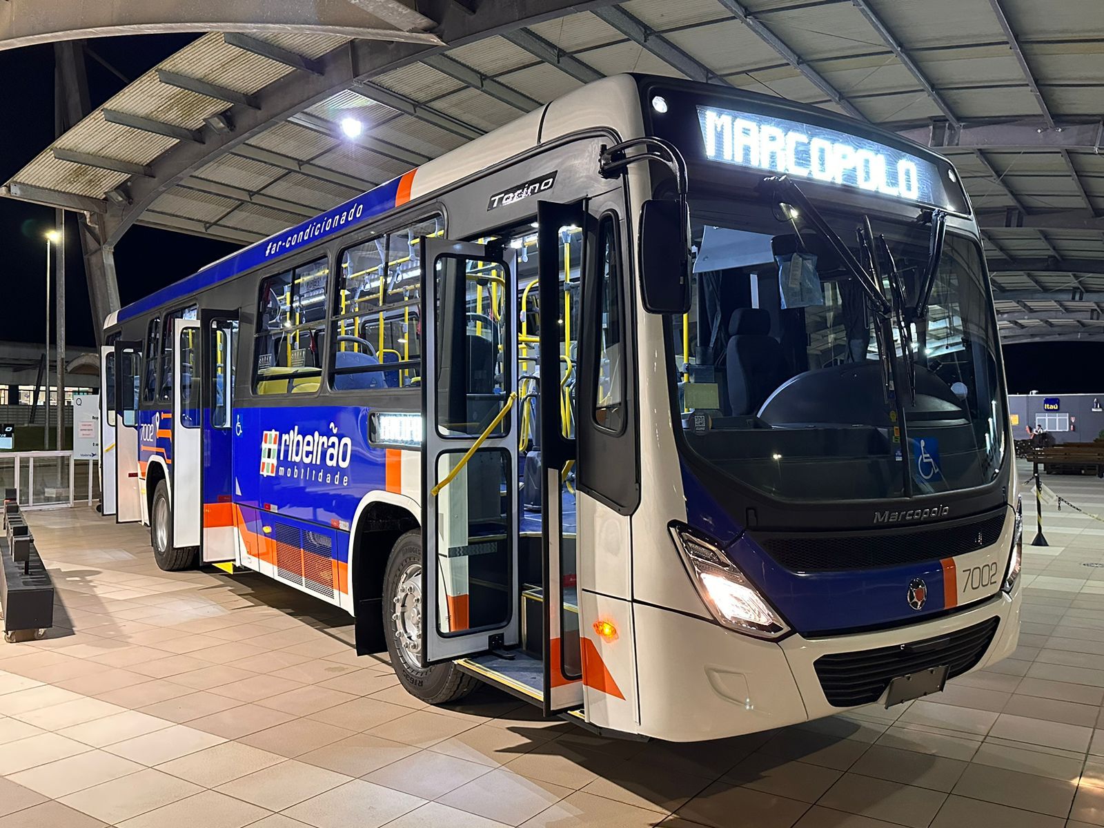 Novos ônibus atenderão mais três linhas a partir de hoje