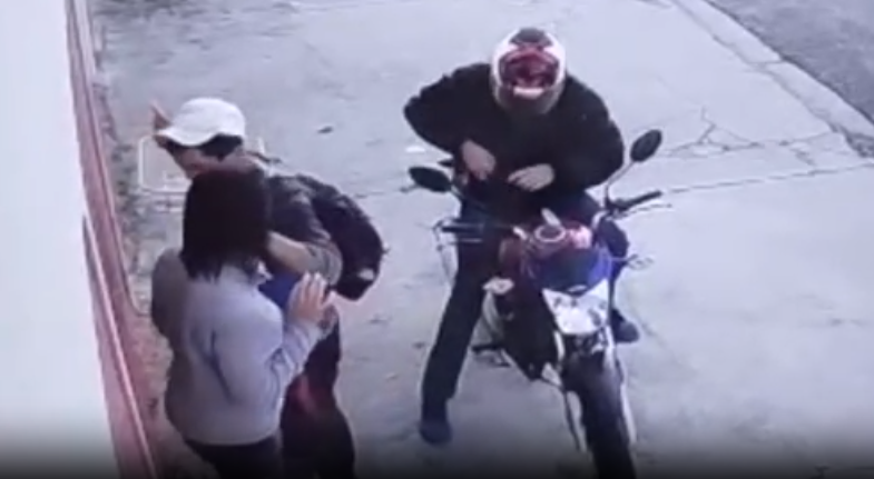 Circuito de segurança flagra roubo de celulares em Campinas