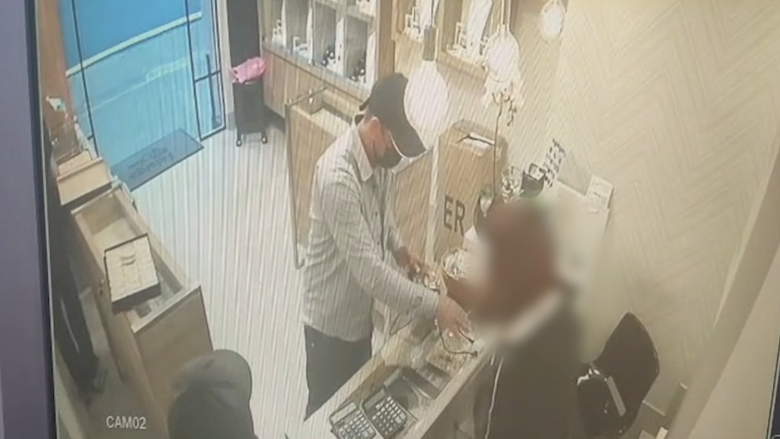 EXCLUSIVO: Câmeras flagram assalto em joalheria no centro de Campinas