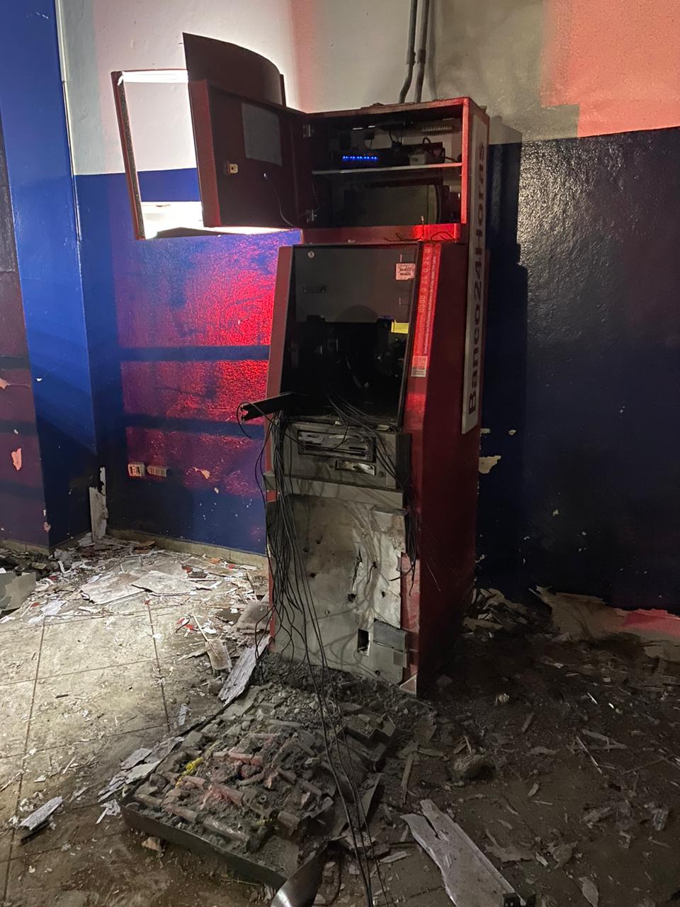 15 criminosos participaram da explosão de caixa eletrônico