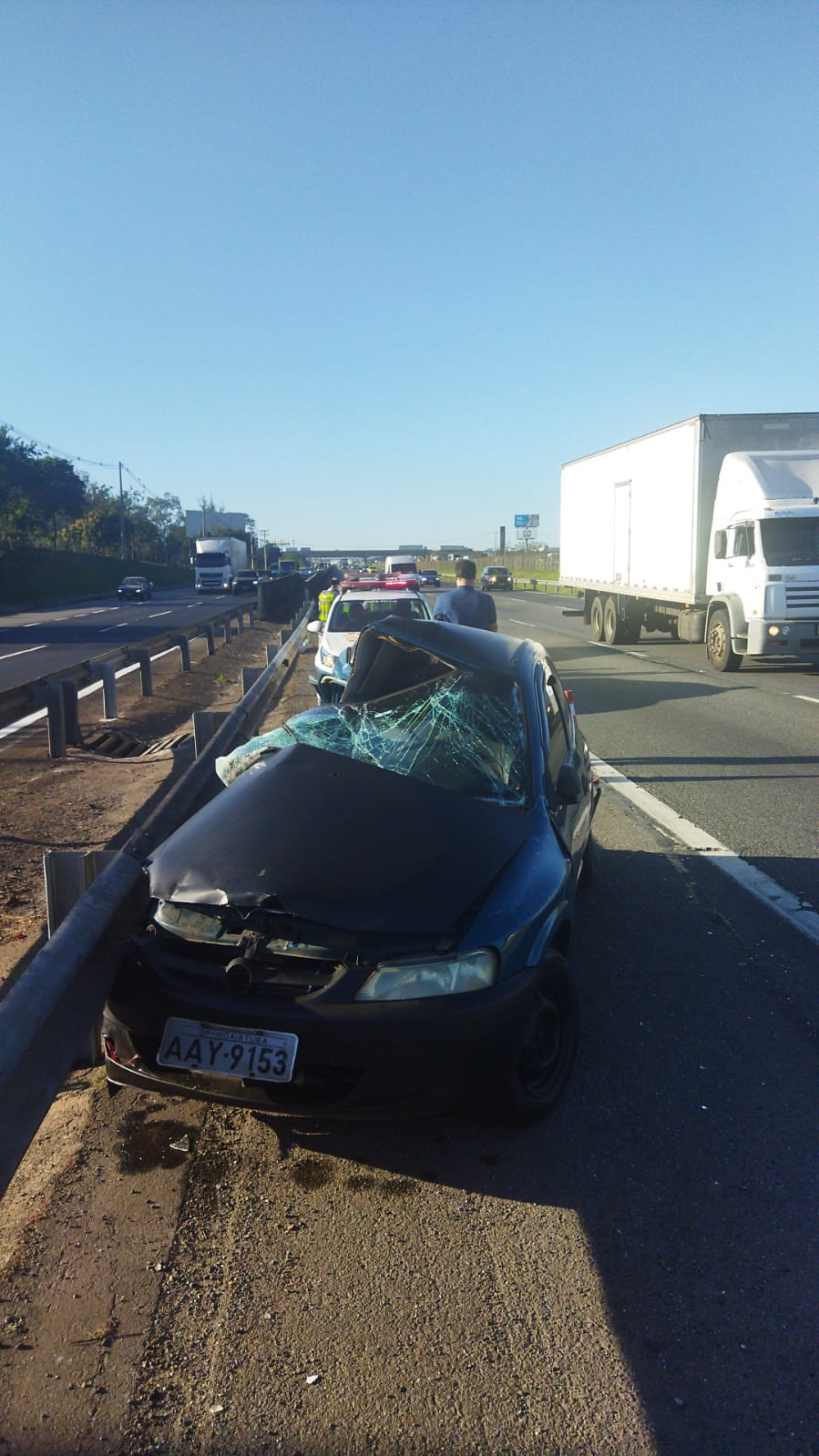 Motorista morre ao bater na traseira de um caminhão na Rodovia Anhanguera