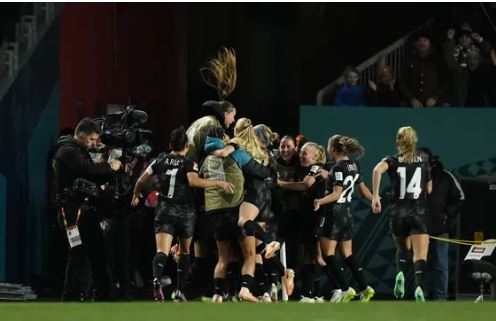 Copa do Mundo Feminina de Futebol começa com direito a “zebra”