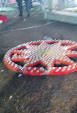 VÍDEO – Brinquedo de parque no Litoral despenca e pessoas ficam feridas