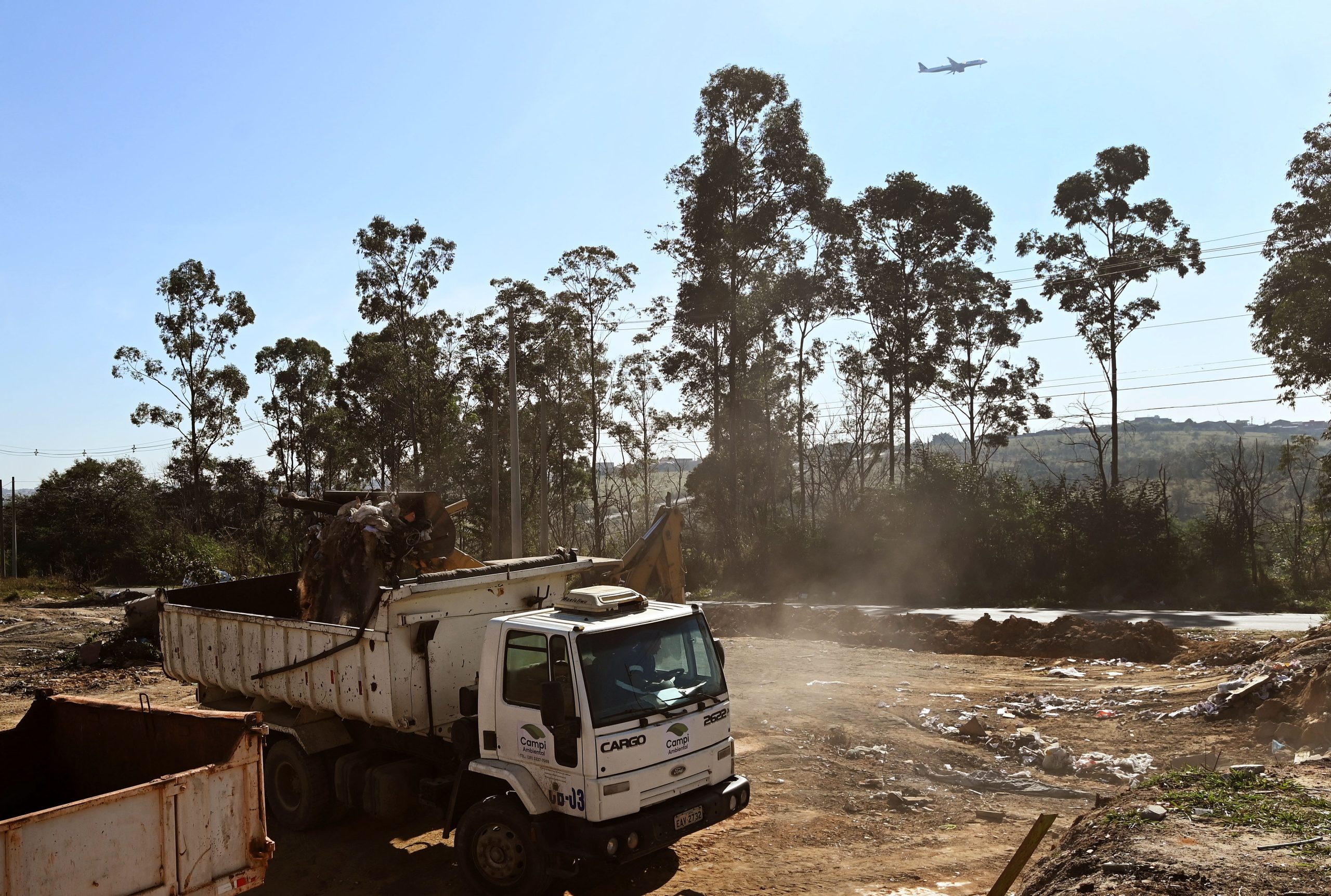 Mais de 2, 6 mil toneladas de lixo foram coletadas na região do Aeroporto de Viracopos