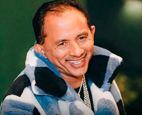 Cantor de “Caneta azul” vira atração em Campos do Jordão