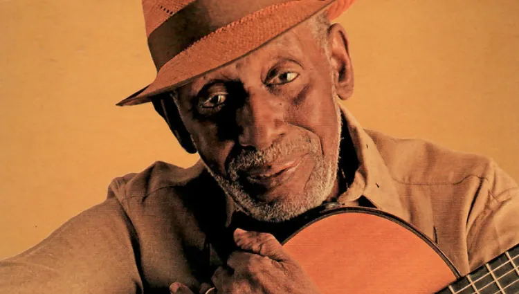 Nelson Sargento: conheça a história de “Agoniza Mas Não Morre”