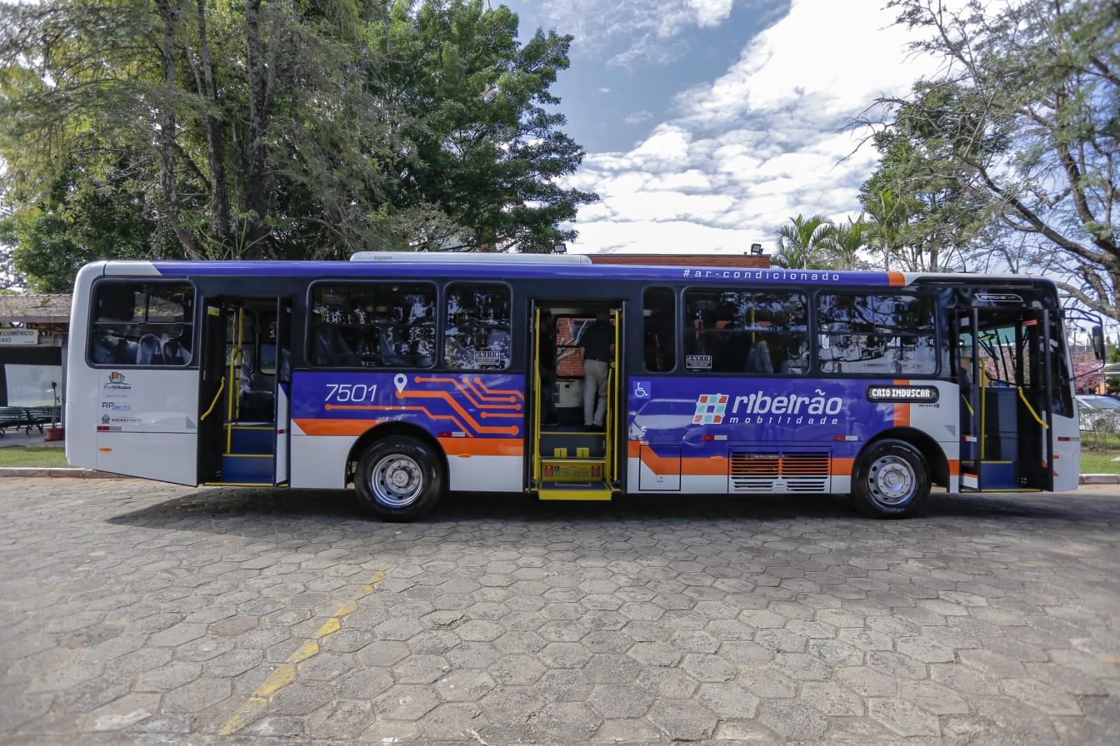 Prefeitura vistoria novos ônibus do transporte coletivo de Ribeirão Preto