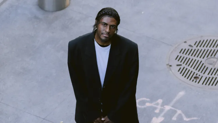 O Escuro Brilhante de Rico Dalasam, no Vozes da Vez