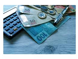 Veja como administrar renda para se livrar do ‘negativo’ em 2024