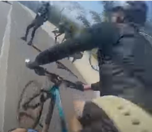 Ciclista sofre assalto na descida da Imigrantes