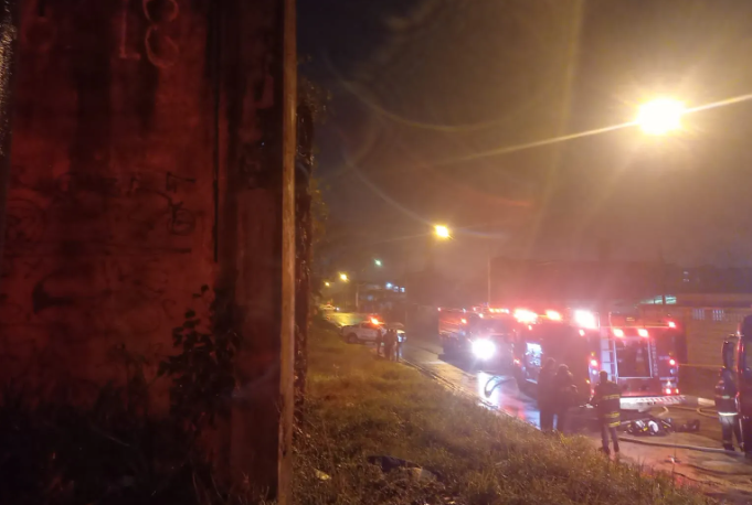 Casal fica ferido após casa pegar fogo em São Vicente