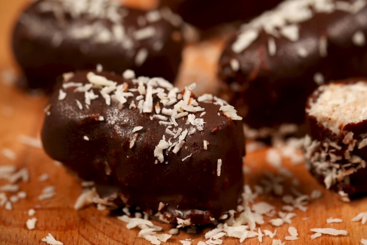 3 receitas de bombons veganos fáceis de fazer