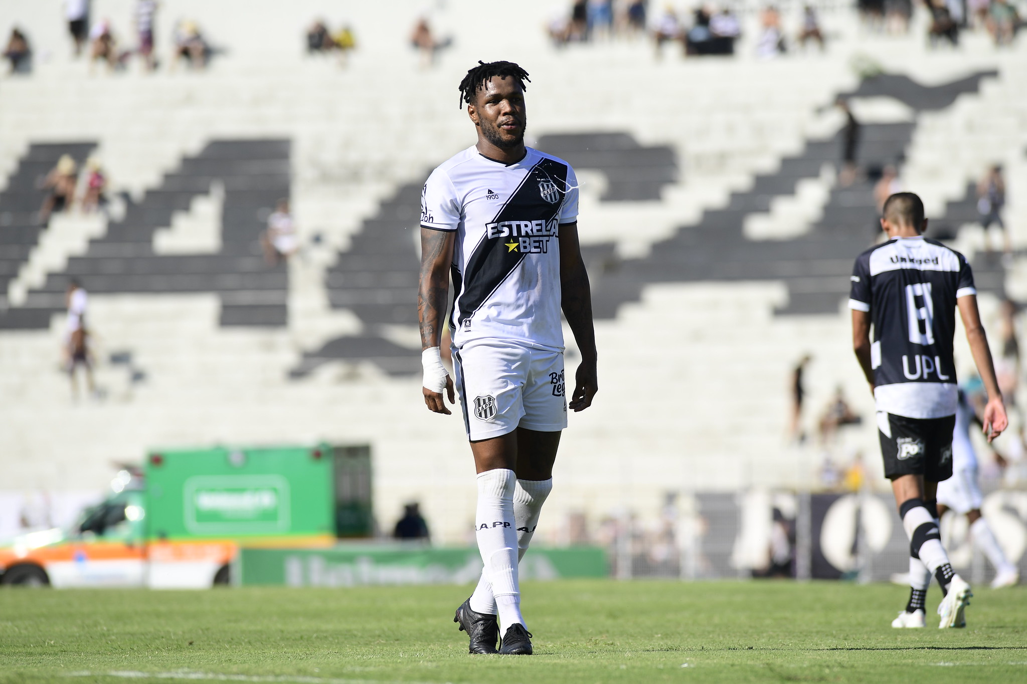 Matheus Jesus deixa a Ponte Preta e acerta com time do Japão